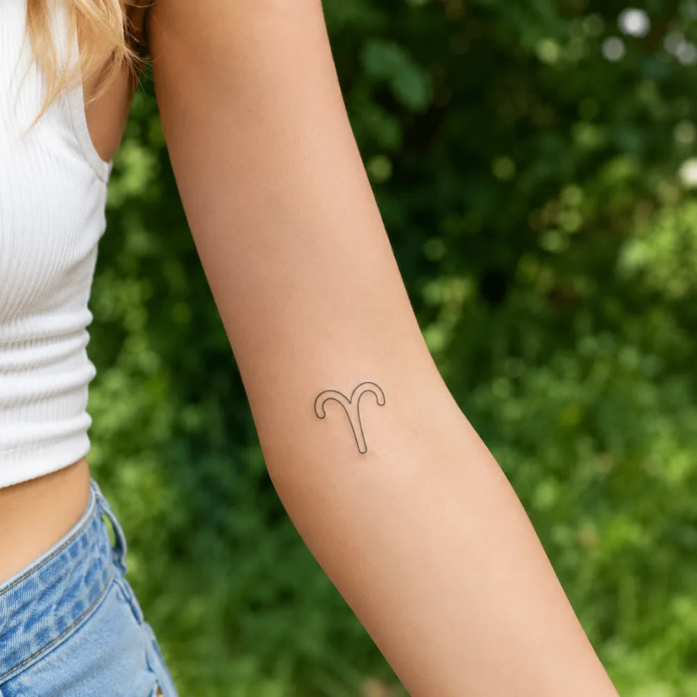 SafeTatt — Aries Sign · fotografie tetování na kůži