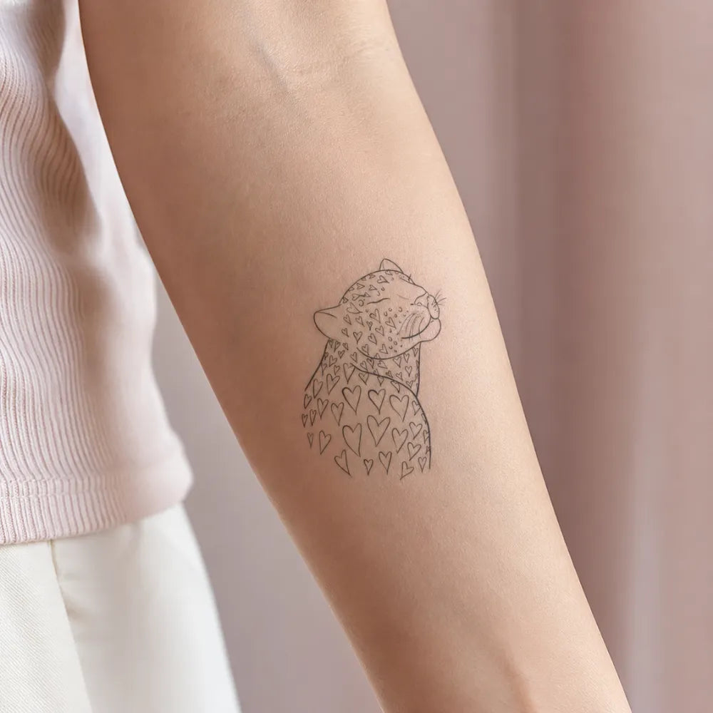 SafeTatt — Love Leopard · fotografie tetování na kůži
